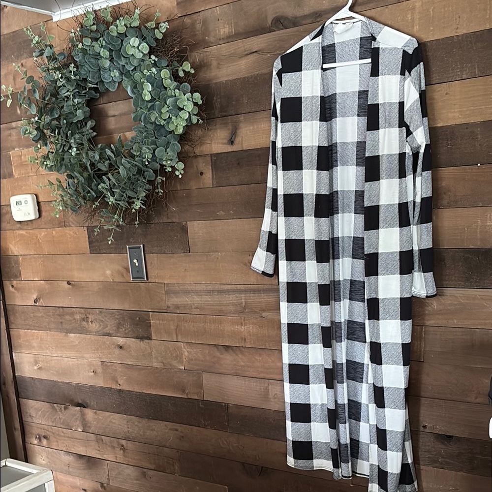 Black and White Checkered Women's Long Cardigan